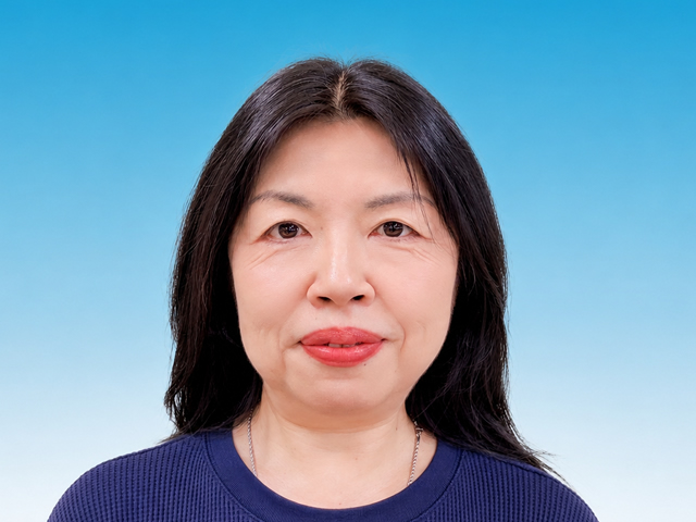 川島 郁美